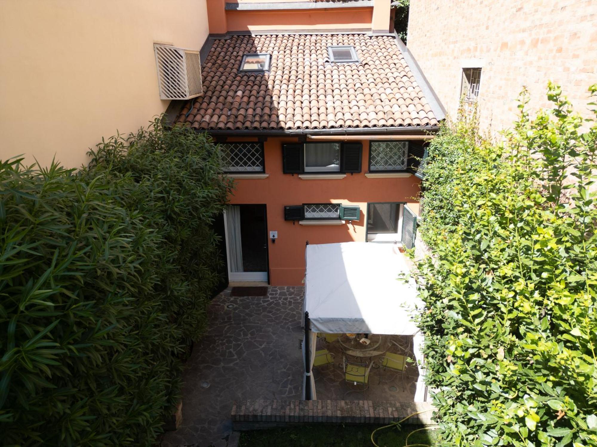 Isaia Garden -Private Garden Spa Bath Bolognarooms Exterior photo