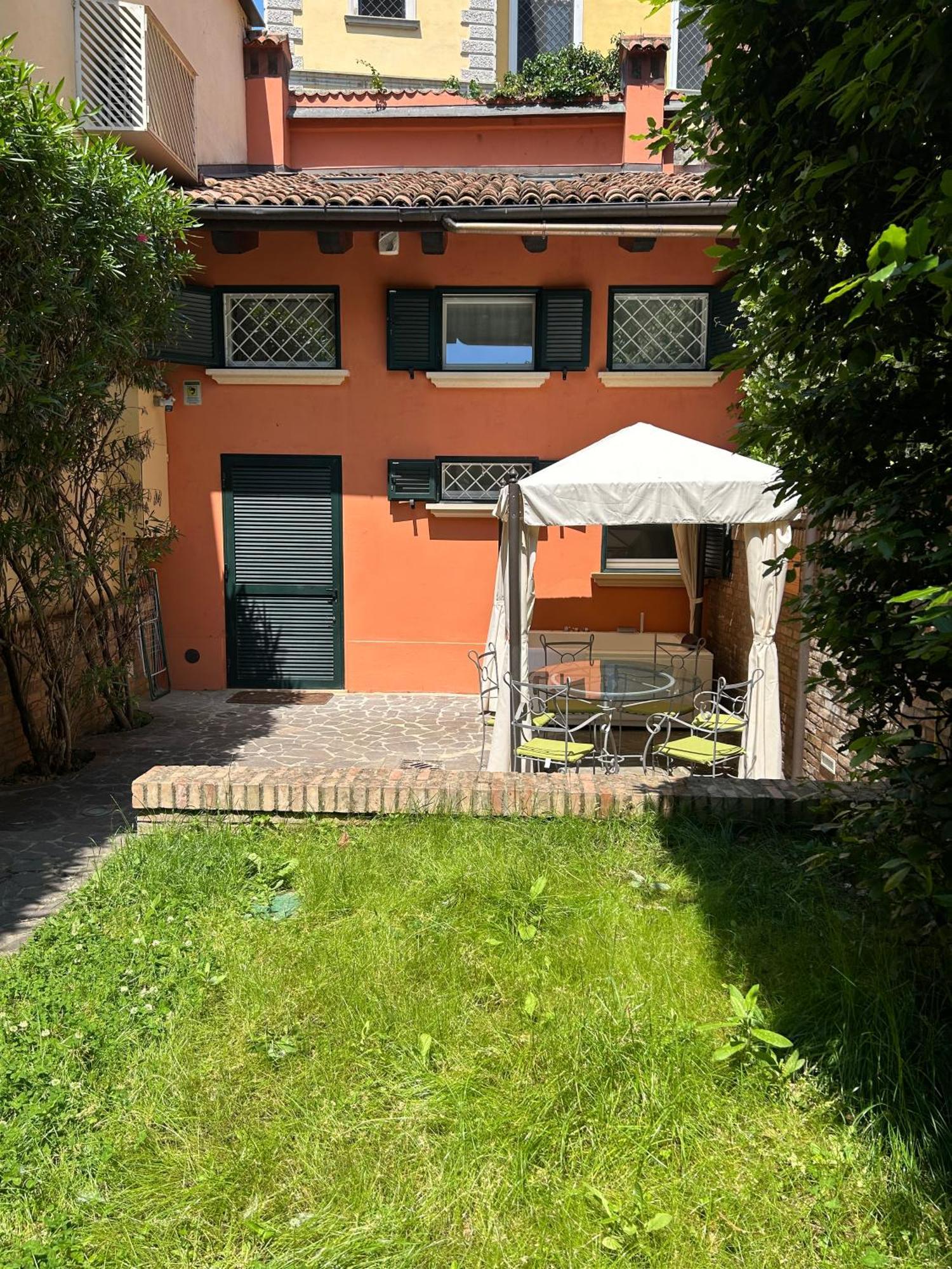 Isaia Garden -Private Garden Spa Bath Bolognarooms Exterior photo