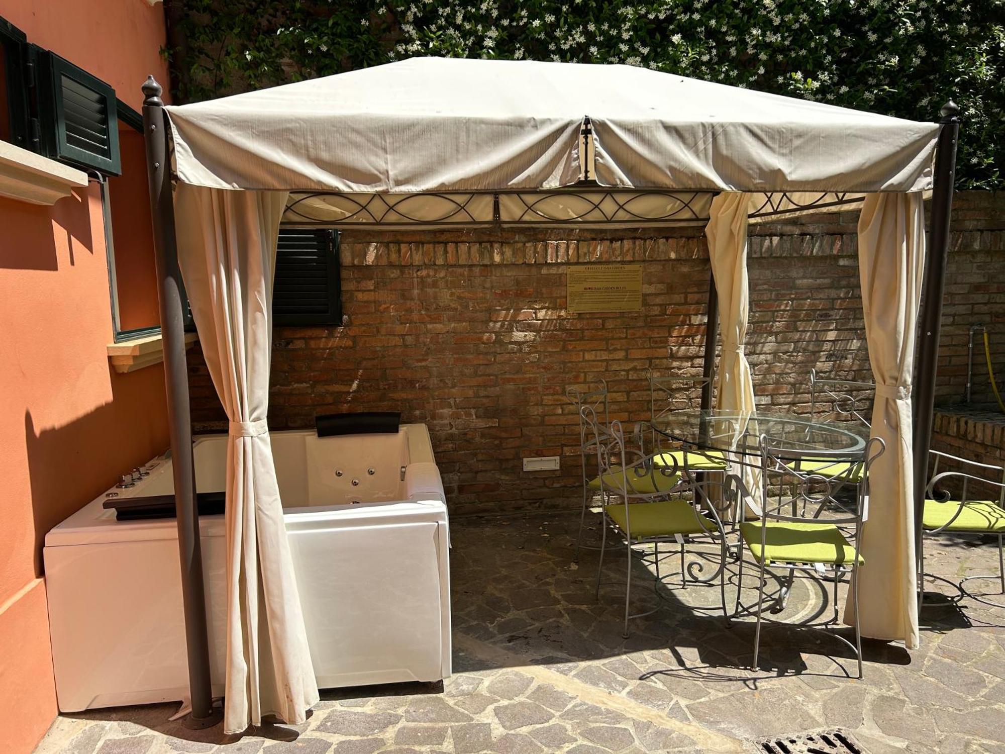 Isaia Garden -Private Garden Spa Bath Bolognarooms Exterior photo